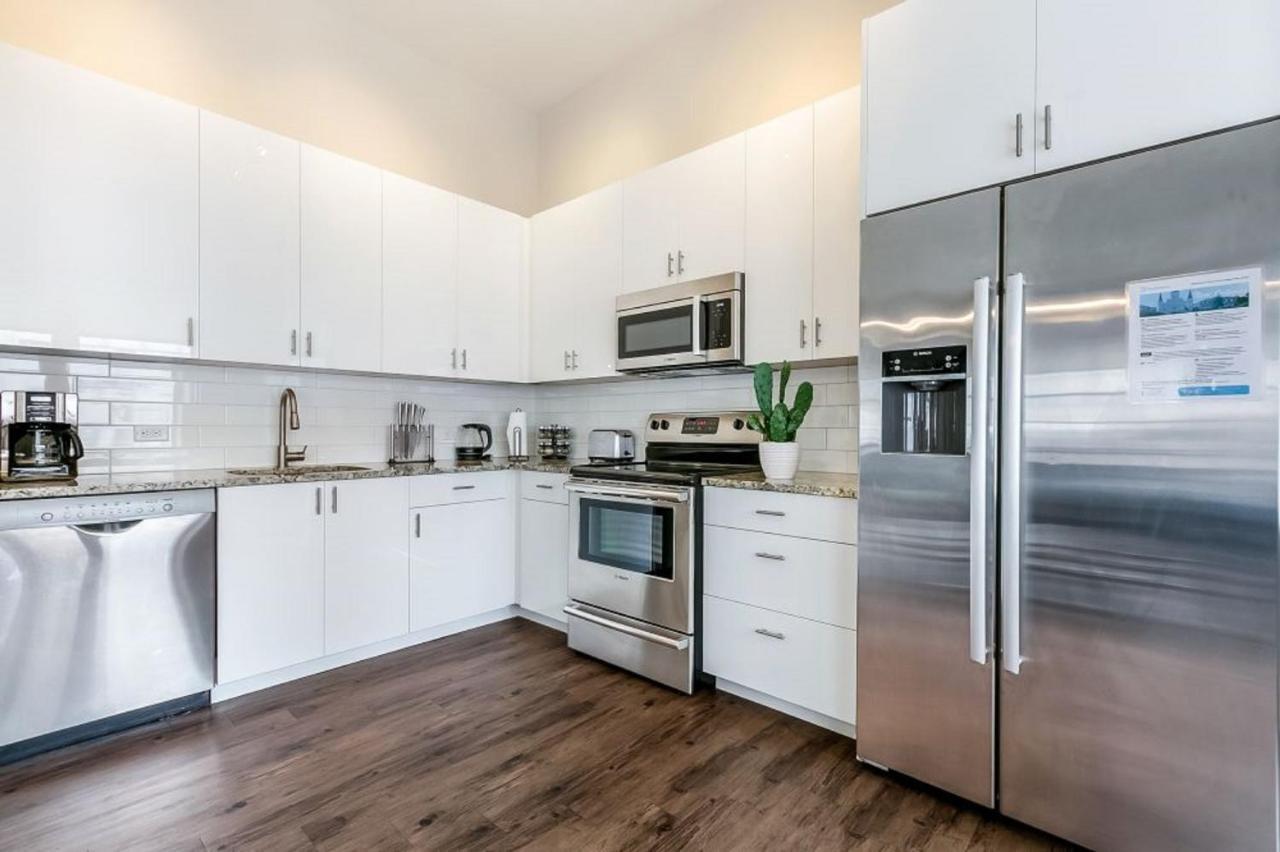 Modern With Game In Downtown * New Orleans